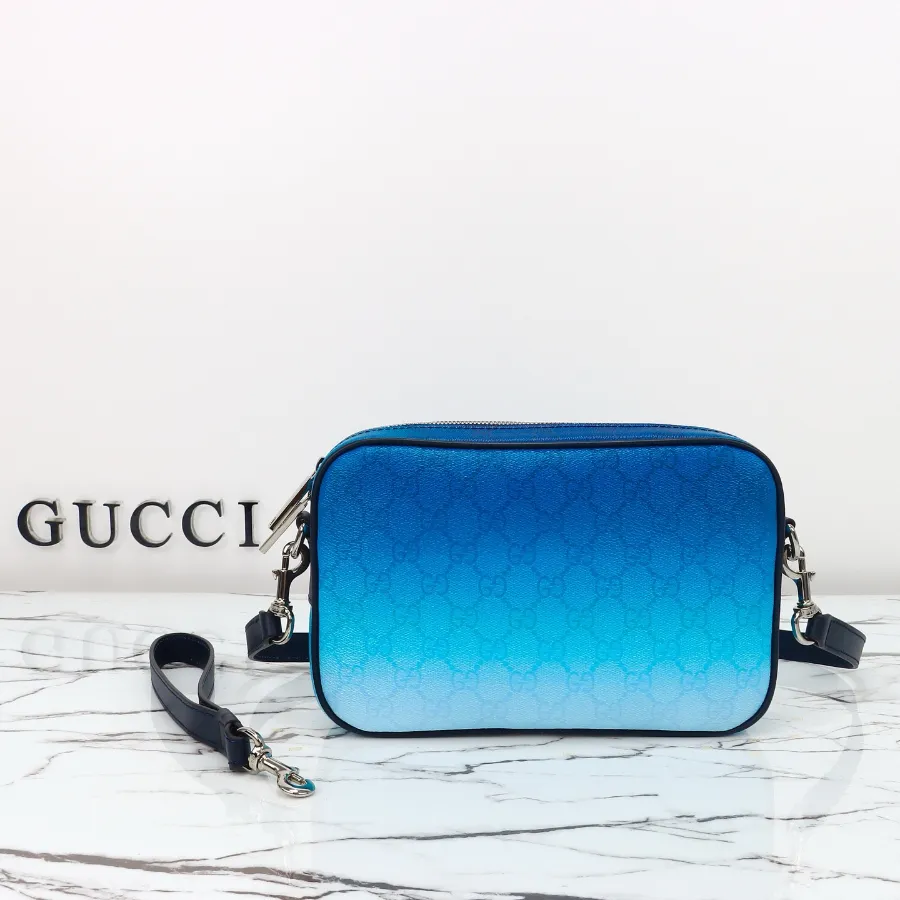 GUCCI 크로마 미디움 파우치 그라디언트 블루 크로스바디백 #835691 .JPG