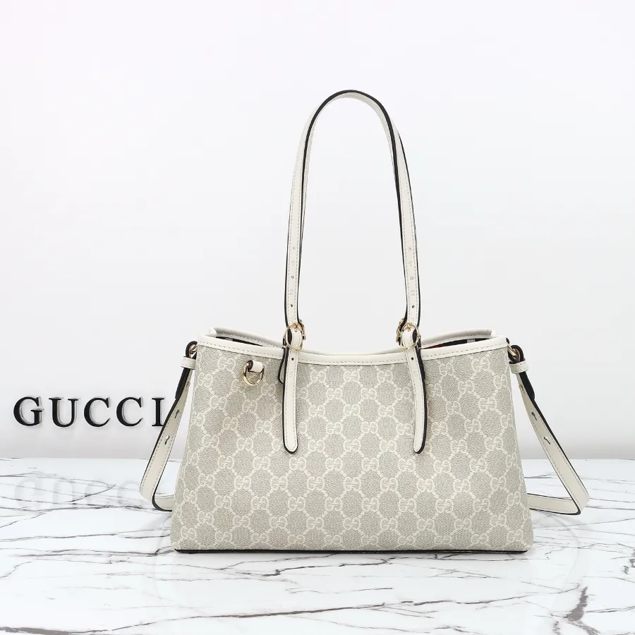 GUCCI GG Emblem 미디엄 토트백 오리지날 GG 아이보리 #815214.JPG