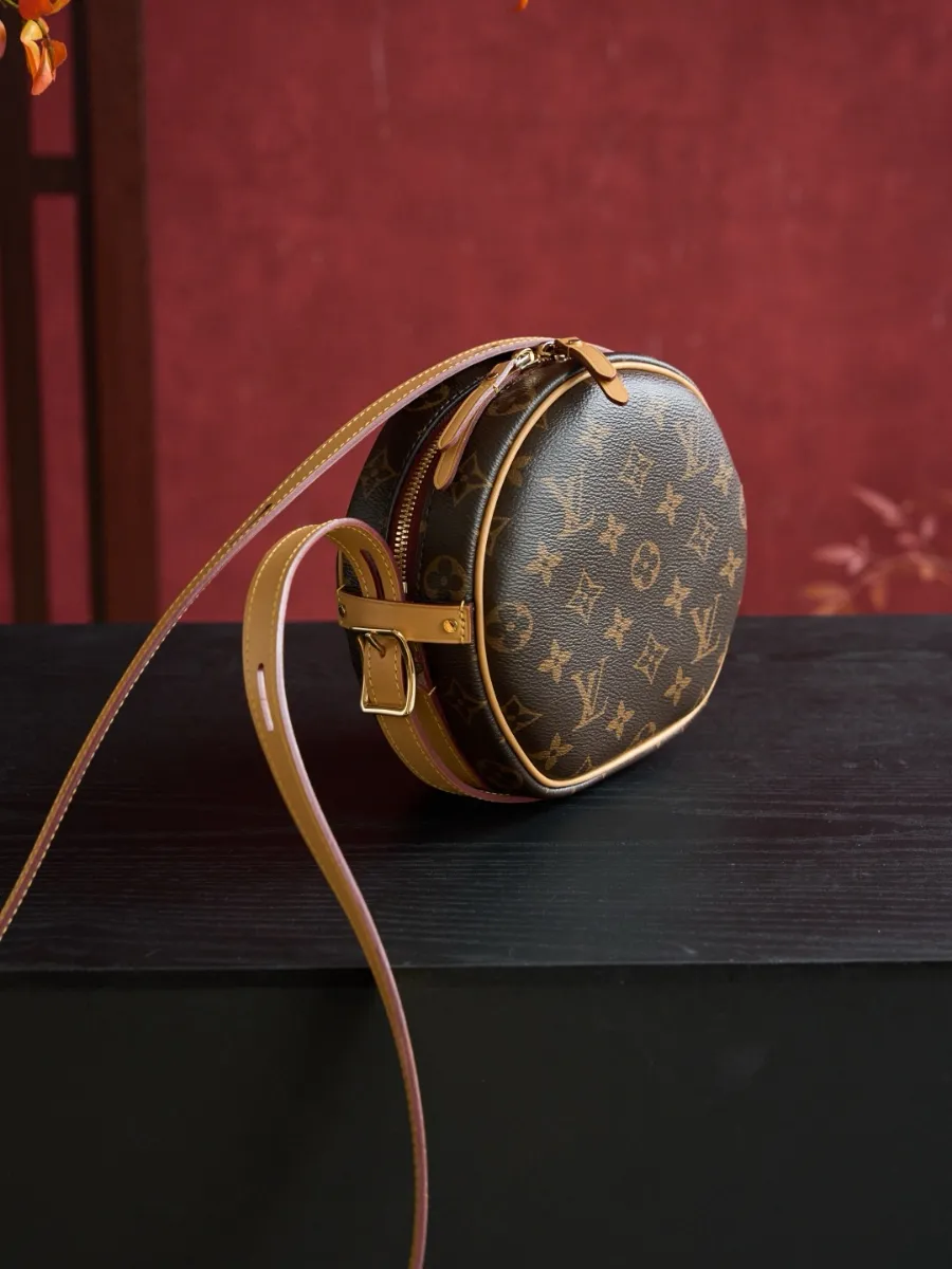 LOUISVUITTON_루이비통_모노그램_핸드백_데일리백_M4578.JPG