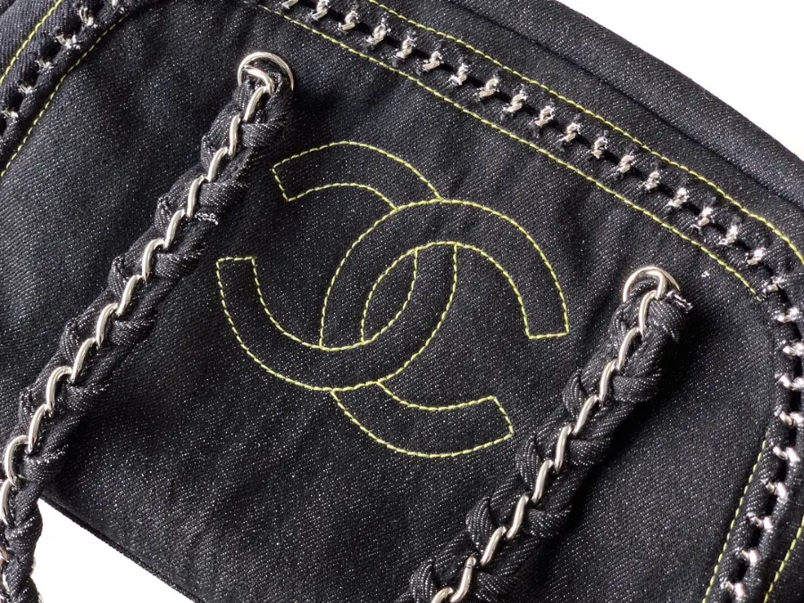 chanel_denim_bostonbag_2240000601656_inside.jpg