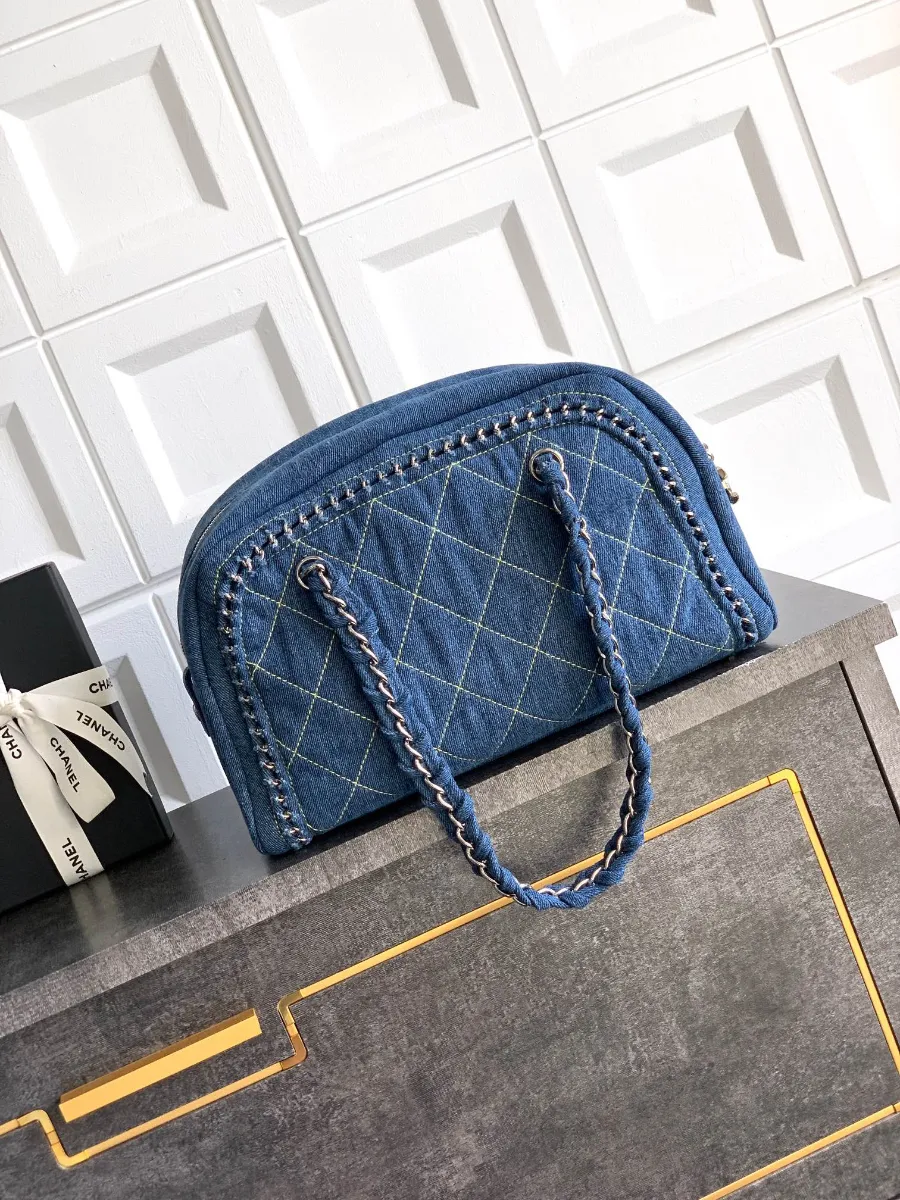 chanel_denim_bostonbag_2240000601656_back.jpg