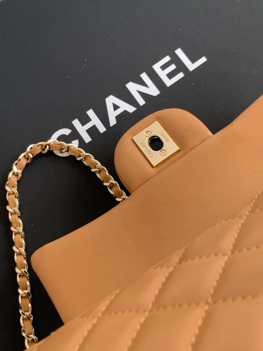 chanel_latest_mini_grained_lambskin_20bag_as2431_detail_03.jpg