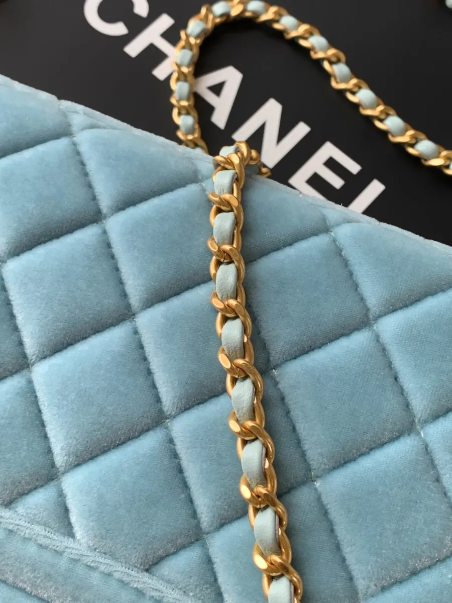 chanel_silkeubelbes_kellybag_as4416_detail_03.jpg