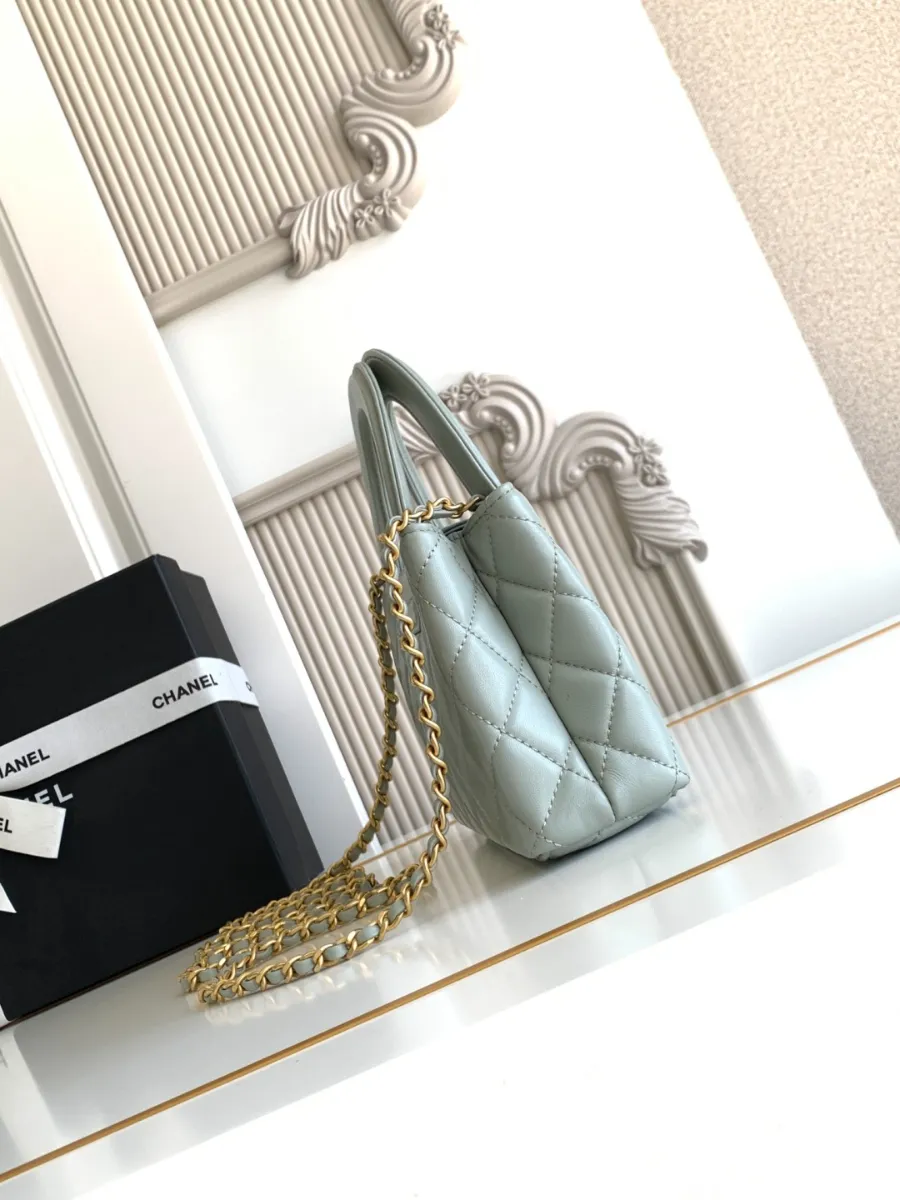 chanel_lambskin_kellybag_as4416_side.jpg
