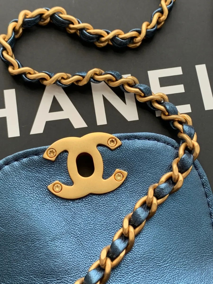 chanel_lambskin_kellybag_as4416_detail_03.jpg