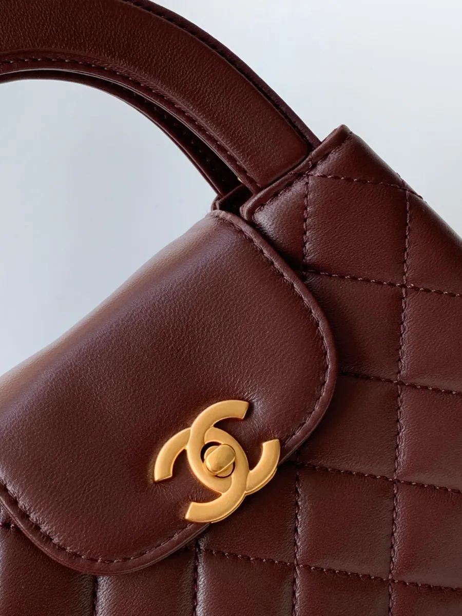 chanel_lambskin_kellybag_as4416_detail_02.jpg