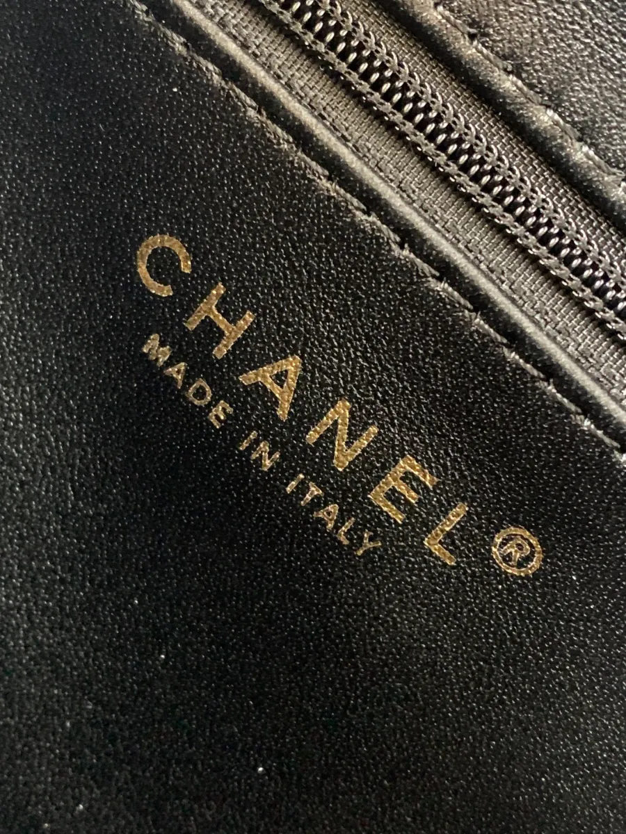 chanel_lambskin_kellybag_as4416_detail_04.jpg