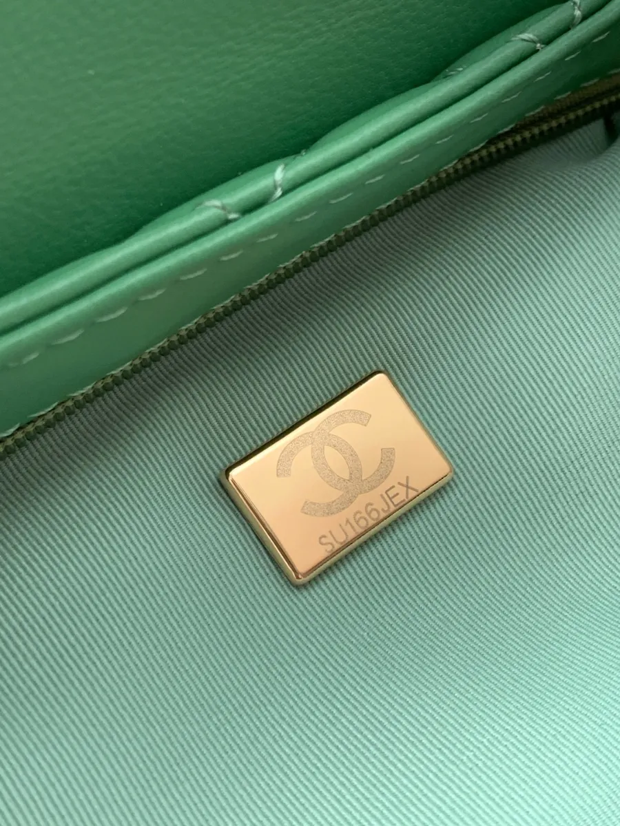 chanel_calfskin_kellybag_as4416_detail_05.jpg