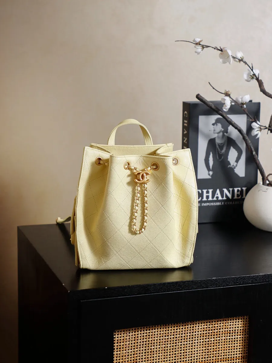 chanel_25b_double_shoulder-bag_backpack_as5600_front.jpg