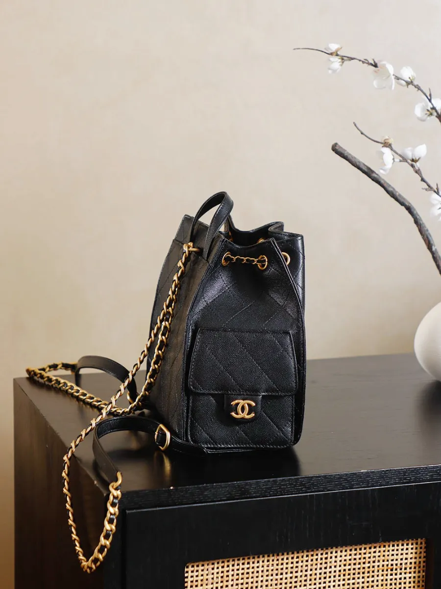 chanel_25b_double_shoulder-bag_backpack_as5600_side.jpg