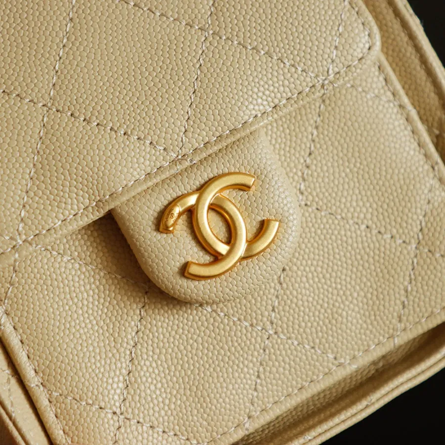 chanel_25b_double_shoulder-bag_backpack_as5600_detail_03.jpg