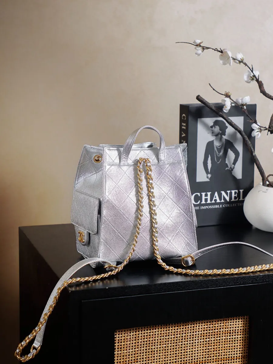 chanel_25b_double_shoulder-bag_backpack_as5600_back.jpg